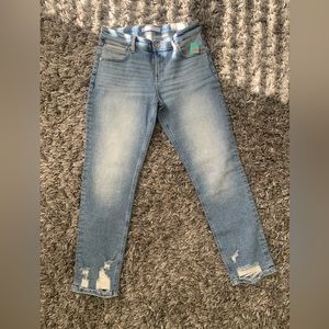 KanCan Womens Jeans 24x28 bottoms distressed. Brand new with tags never worn.